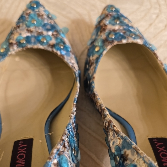 Mojo Moxy Turquoise Floral Embellished Heels - Picture 13 of 14